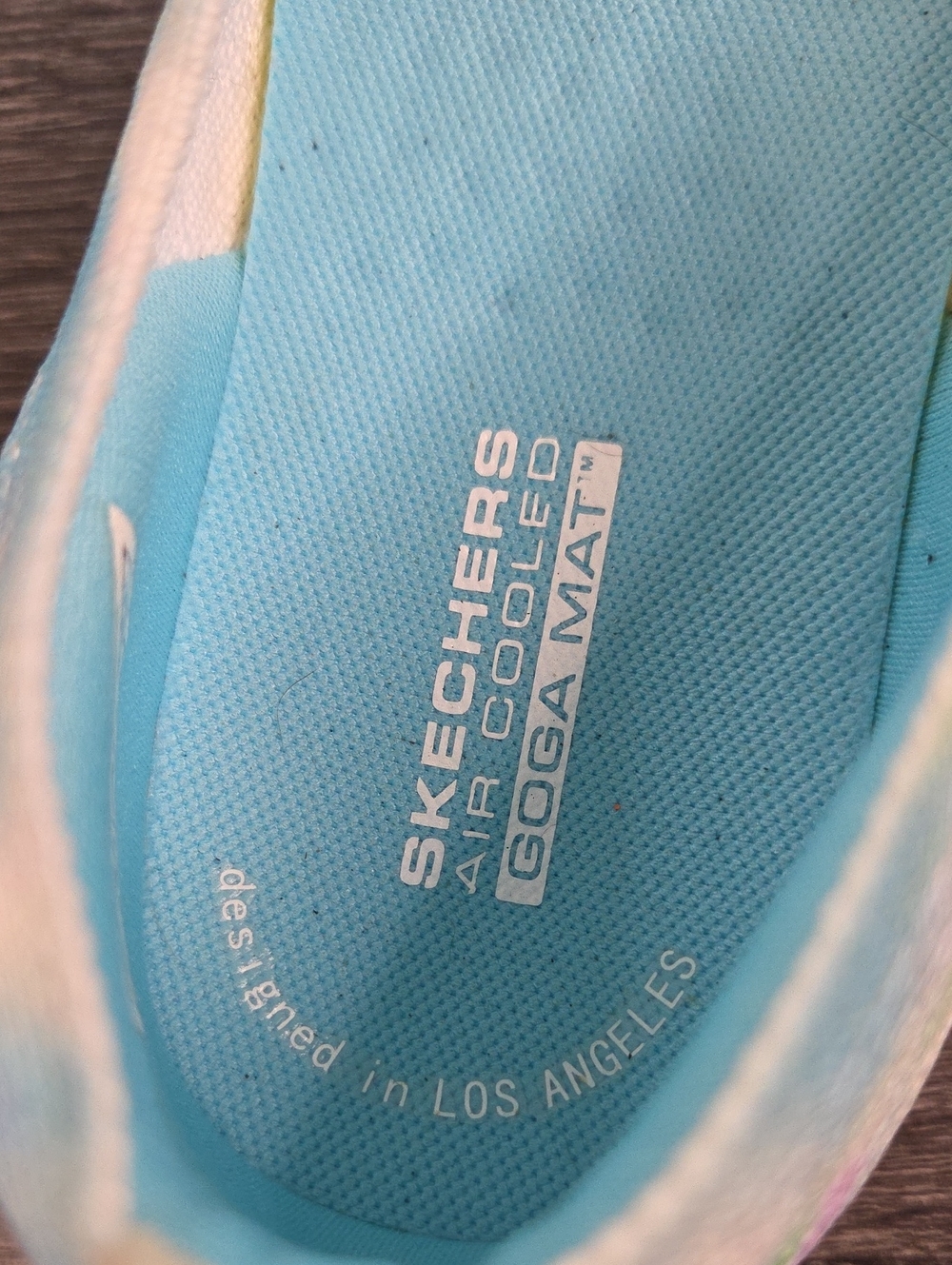 Skechers sz8 GO WALK AIR COOLED GOGA MAT Shoes  Pastel Colors.EUC - Picture 15 of 16